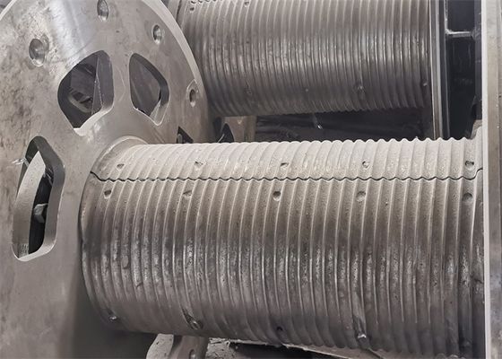 ウィンチのドラムに溶接されるか、またはボルトで固定されるLebusの裂かれた取り外し可能な袖